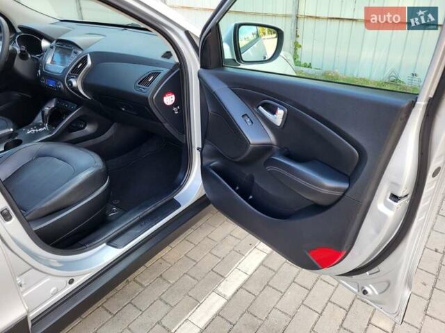 Серый Хендай их35, объемом двигателя 2 л и пробегом 221 тыс. км за 17150 $, фото 49 на Automoto.ua