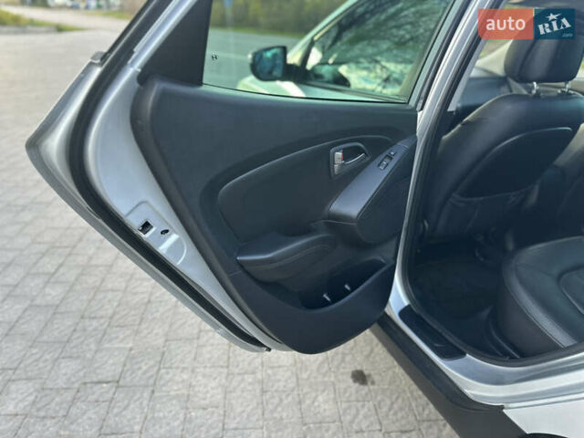Хендай их35 2014 в Бродах на Automoto.ua Серый Хендай их35, объемом двигателя 2 л и пробегом 180 тыс. км за 15500 $, фото 17 на Automoto.ua