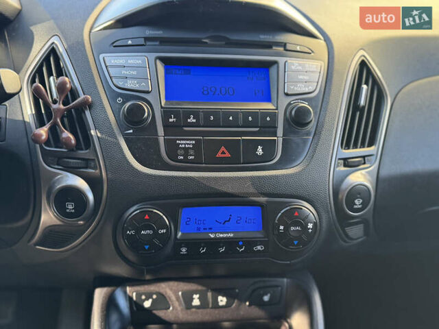 Серый Хендай их35, объемом двигателя 2 л и пробегом 96 тыс. км за 14899 $, фото 21 на Automoto.ua