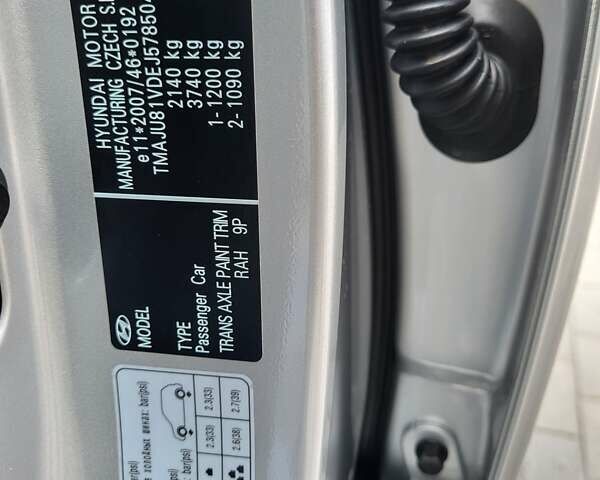 Серый Хендай их35, объемом двигателя 2 л и пробегом 221 тыс. км за 17150 $, фото 70 на Automoto.ua