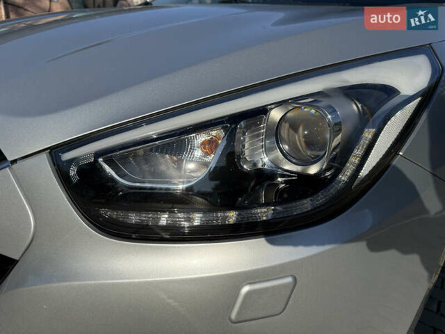 Серый Хендай их35, объемом двигателя 2 л и пробегом 187 тыс. км за 16600 $, фото 35 на Automoto.ua