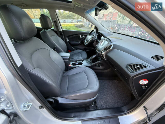 Серый Хендай их35, объемом двигателя 2 л и пробегом 187 тыс. км за 16600 $, фото 63 на Automoto.ua