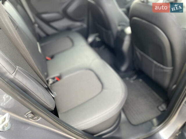 Хендай их35 2014 в Виннице на Automoto.ua Серый Хендай их35, объемом двигателя 1.7 л и пробегом 189 тыс. км за 14300 $, фото 51 на Automoto.ua