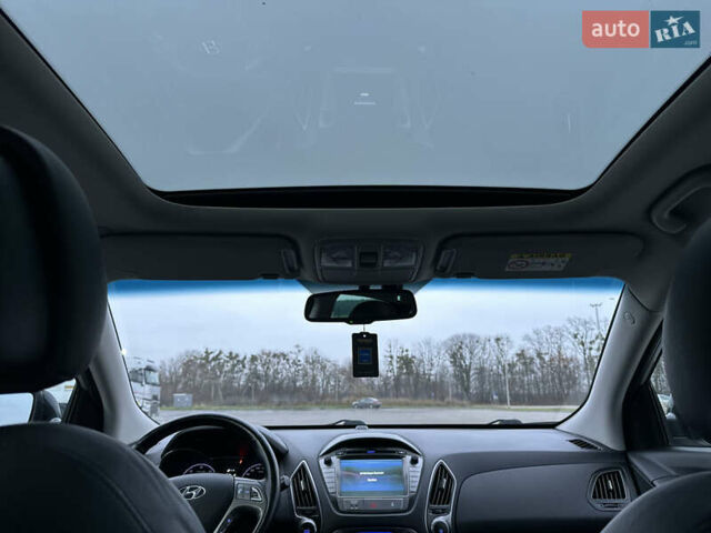 Серый Хендай их35, объемом двигателя 2 л и пробегом 180 тыс. км за 15000 $, фото 21 на Automoto.ua