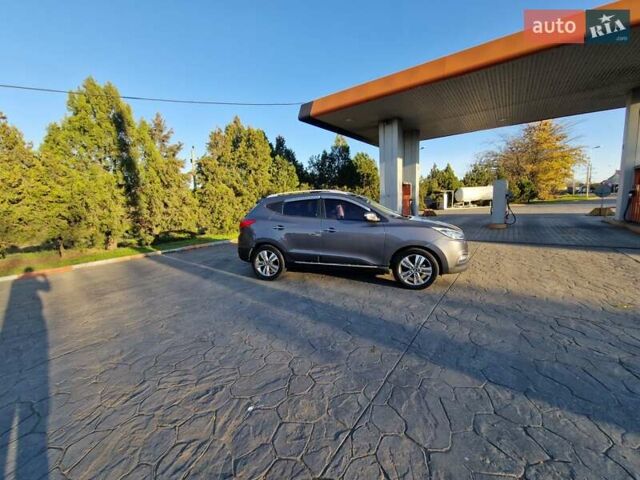 Серый Хендай их35, объемом двигателя 2 л и пробегом 138 тыс. км за 15200 $, фото 9 на Automoto.ua