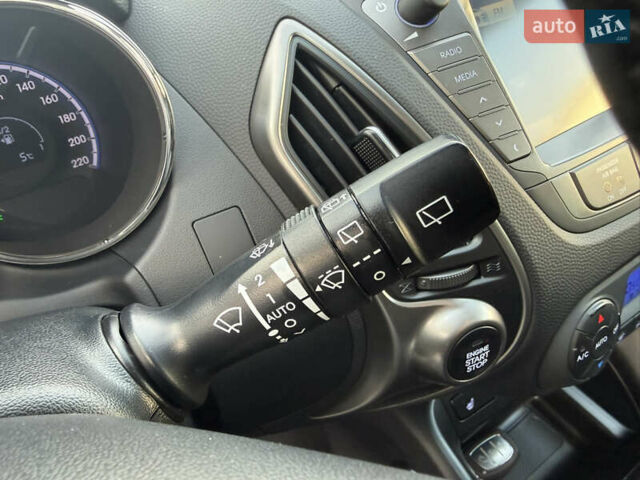 Сірий Хендай іх35, об'ємом двигуна 2 л та пробігом 124 тис. км за 16600 $, фото 55 на Automoto.ua