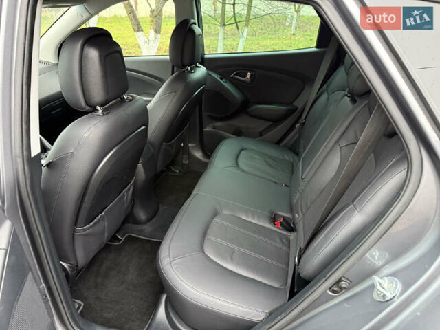 Серый Хендай их35, объемом двигателя 2 л и пробегом 124 тыс. км за 16850 $, фото 74 на Automoto.ua