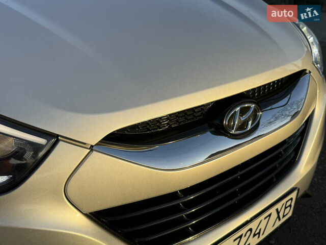 Серый Хендай их35, объемом двигателя 2 л и пробегом 183 тыс. км за 13750 $, фото 20 на Automoto.ua