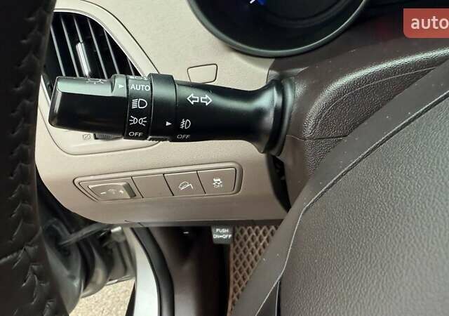 Серый Хендай их35, объемом двигателя 2.4 л и пробегом 127 тыс. км за 11650 $, фото 20 на Automoto.ua