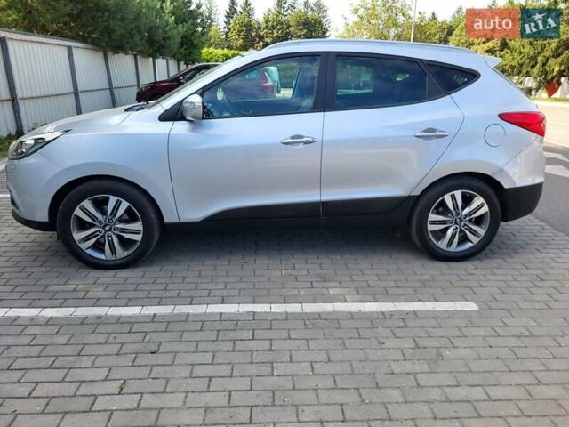 Серый Хендай их35, объемом двигателя 2 л и пробегом 221 тыс. км за 17150 $, фото 1 на Automoto.ua