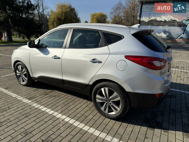 Серый Хендай их35, объемом двигателя 2 л и пробегом 187 тыс. км за 16600 $, фото 17 на Automoto.ua