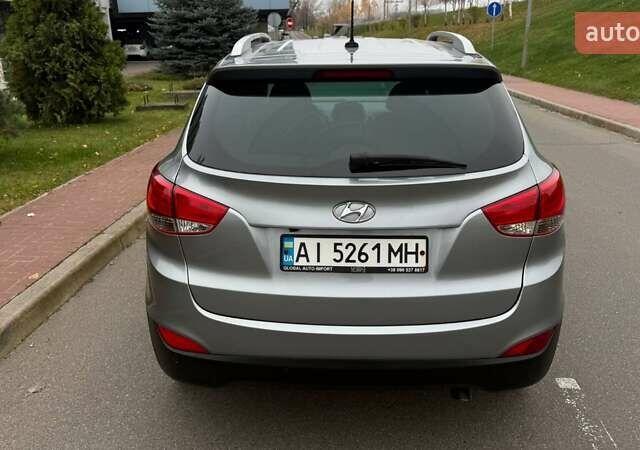 Серый Хендай их35, объемом двигателя 2.4 л и пробегом 127 тыс. км за 11650 $, фото 32 на Automoto.ua