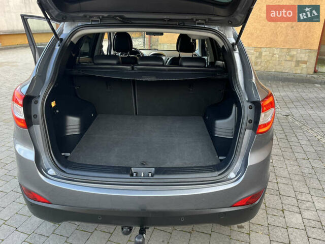 Серый Хендай их35, объемом двигателя 1.7 л и пробегом 187 тыс. км за 14800 $, фото 22 на Automoto.ua