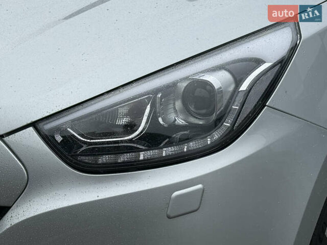 Сірий Хендай іх35, об'ємом двигуна 2 л та пробігом 192 тис. км за 15850 $, фото 15 на Automoto.ua