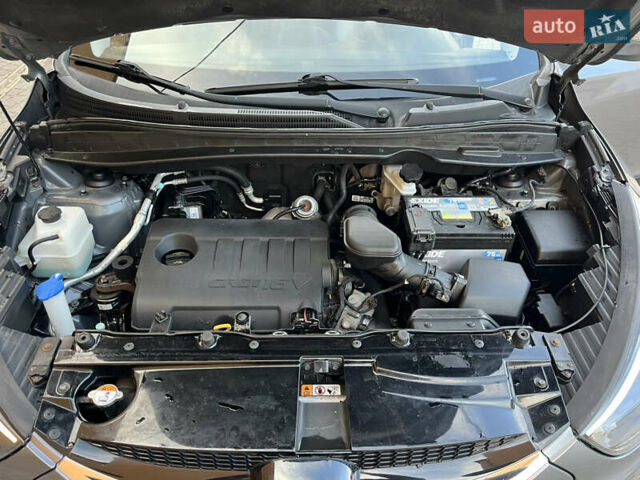 Серый Хендай их35, объемом двигателя 1.7 л и пробегом 187 тыс. км за 14800 $, фото 33 на Automoto.ua