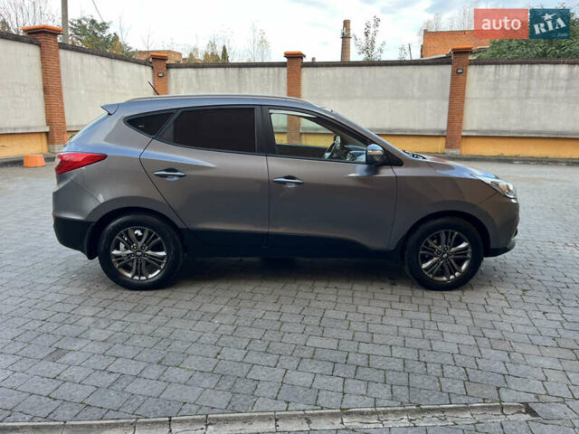 Серый Хендай их35, объемом двигателя 1.7 л и пробегом 187 тыс. км за 14800 $, фото 6 на Automoto.ua