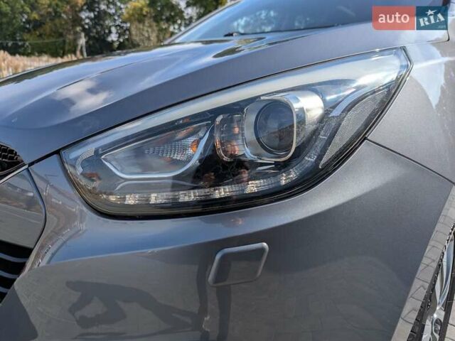 Сірий Хендай іх35, об'ємом двигуна 2 л та пробігом 113 тис. км за 16950 $, фото 31 на Automoto.ua