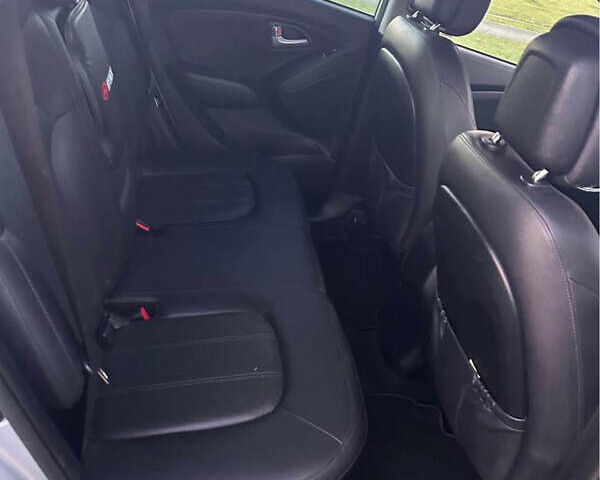 Сірий Хендай іх35, об'ємом двигуна 2 л та пробігом 191 тис. км за 15650 $, фото 7 на Automoto.ua