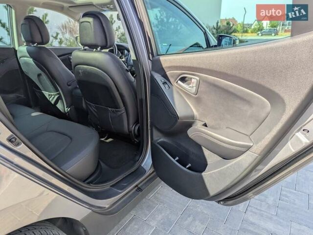 Сірий Хендай іх35, об'ємом двигуна 2 л та пробігом 113 тис. км за 16950 $, фото 53 на Automoto.ua
