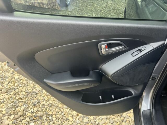 Сірий Хендай іх35, об'ємом двигуна 1.7 л та пробігом 187 тис. км за 14599 $, фото 15 на Automoto.ua