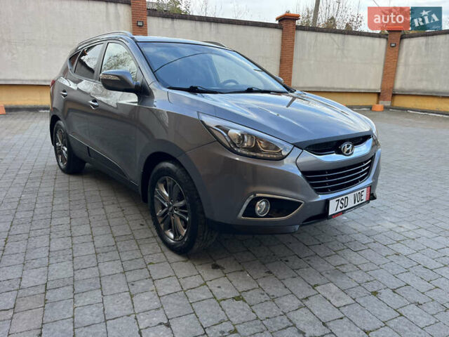 Серый Хендай их35, объемом двигателя 1.7 л и пробегом 187 тыс. км за 14800 $, фото 7 на Automoto.ua