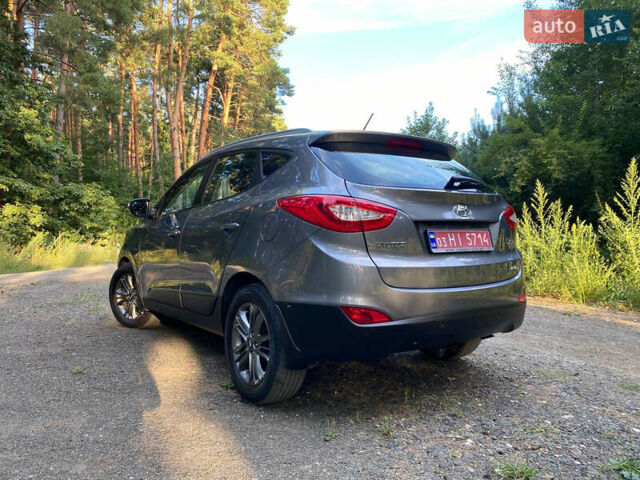 Серый Хендай их35, объемом двигателя 2 л и пробегом 227 тыс. км за 15299 $, фото 15 на Automoto.ua