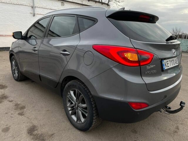 Серый Хендай их35, объемом двигателя 1.7 л и пробегом 293 тыс. км за 12950 $, фото 1 на Automoto.ua