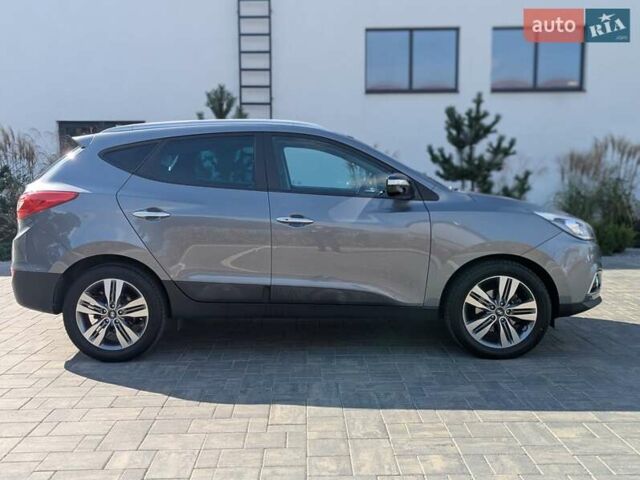 Сірий Хендай іх35, об'ємом двигуна 2 л та пробігом 113 тис. км за 16950 $, фото 13 на Automoto.ua