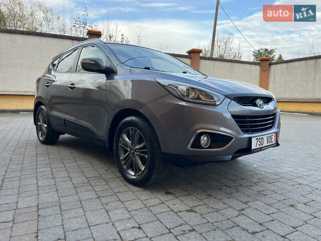 Серый Хендай их35, объемом двигателя 1.7 л и пробегом 187 тыс. км за 14800 $, фото 8 на Automoto.ua