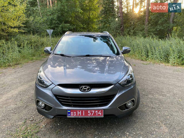 Серый Хендай их35, объемом двигателя 2 л и пробегом 227 тыс. км за 15299 $, фото 22 на Automoto.ua