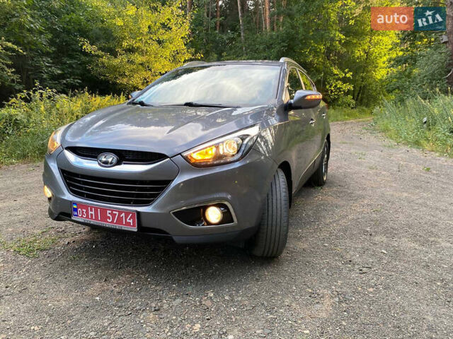 Серый Хендай их35, объемом двигателя 2 л и пробегом 227 тыс. км за 15299 $, фото 39 на Automoto.ua