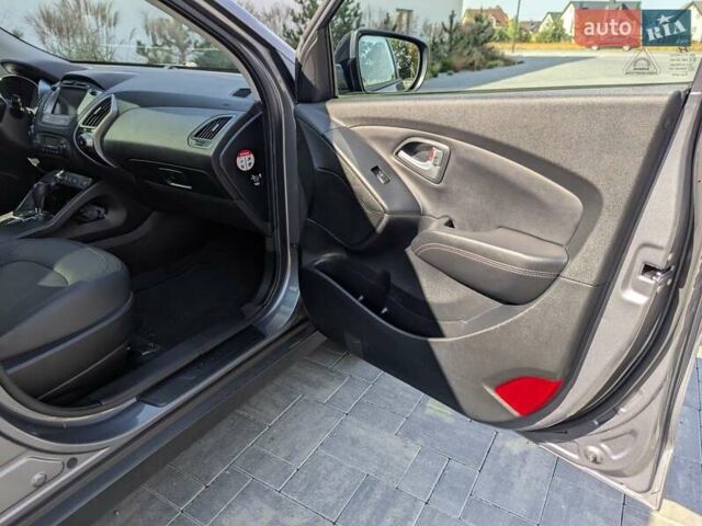 Сірий Хендай іх35, об'ємом двигуна 2 л та пробігом 113 тис. км за 16950 $, фото 51 на Automoto.ua