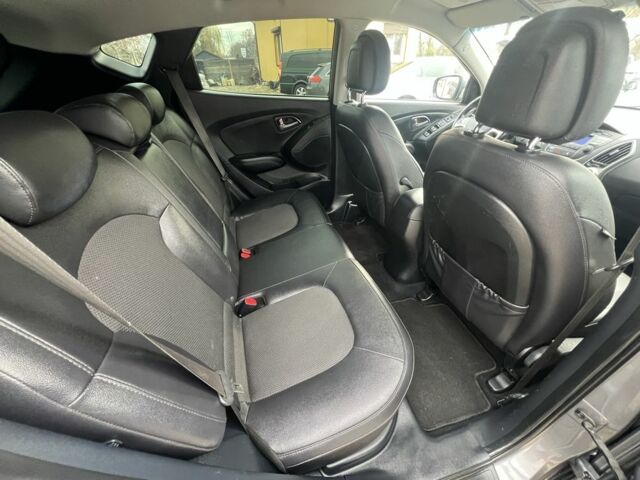 Сірий Хендай іх35, об'ємом двигуна 1.7 л та пробігом 187 тис. км за 14599 $, фото 18 на Automoto.ua