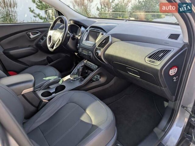 Сірий Хендай іх35, об'ємом двигуна 2 л та пробігом 113 тис. км за 16950 $, фото 49 на Automoto.ua