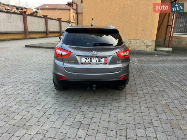 Серый Хендай их35, объемом двигателя 1.7 л и пробегом 187 тыс. км за 14800 $, фото 12 на Automoto.ua