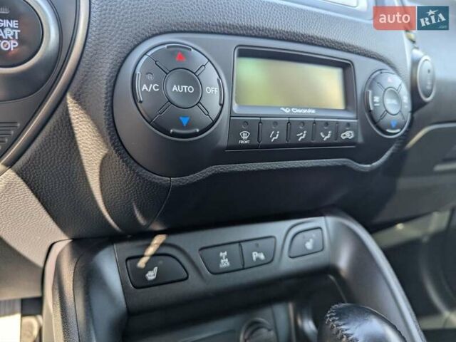 Сірий Хендай іх35, об'ємом двигуна 2 л та пробігом 113 тис. км за 16950 $, фото 36 на Automoto.ua