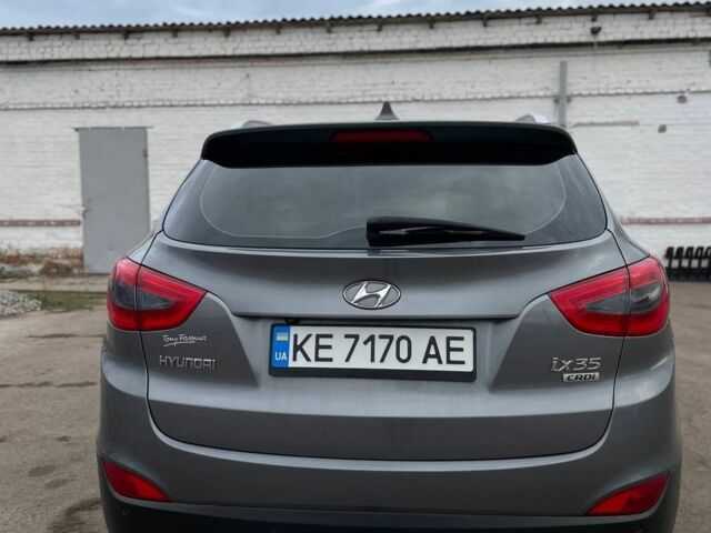 Серый Хендай их35, объемом двигателя 1.7 л и пробегом 293 тыс. км за 12950 $, фото 2 на Automoto.ua