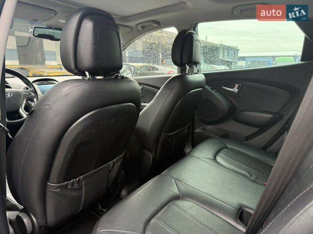 Сірий Хендай іх35, об'ємом двигуна 2 л та пробігом 192 тис. км за 15850 $, фото 34 на Automoto.ua