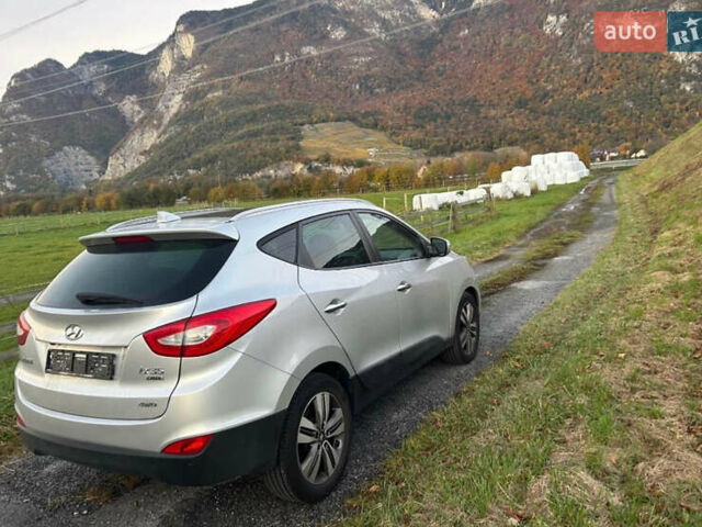 Сірий Хендай іх35, об'ємом двигуна 2 л та пробігом 191 тис. км за 15650 $, фото 3 на Automoto.ua
