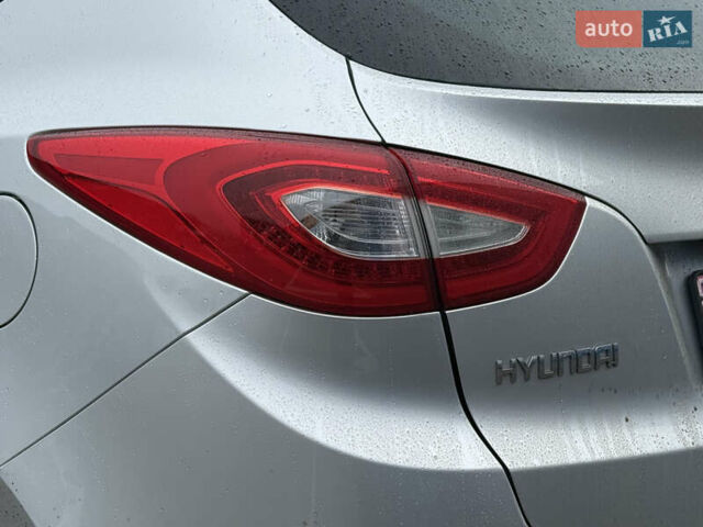 Сірий Хендай іх35, об'ємом двигуна 2 л та пробігом 192 тис. км за 15850 $, фото 21 на Automoto.ua