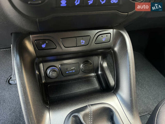 Серый Хендай их35, объемом двигателя 1.7 л и пробегом 187 тыс. км за 14800 $, фото 37 на Automoto.ua