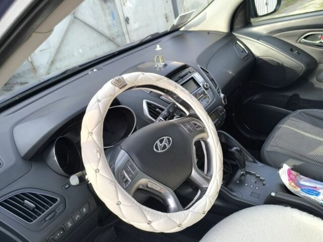 Синий Хендай их35, объемом двигателя 2 л и пробегом 148 тыс. км за 13000 $, фото 2 на Automoto.ua