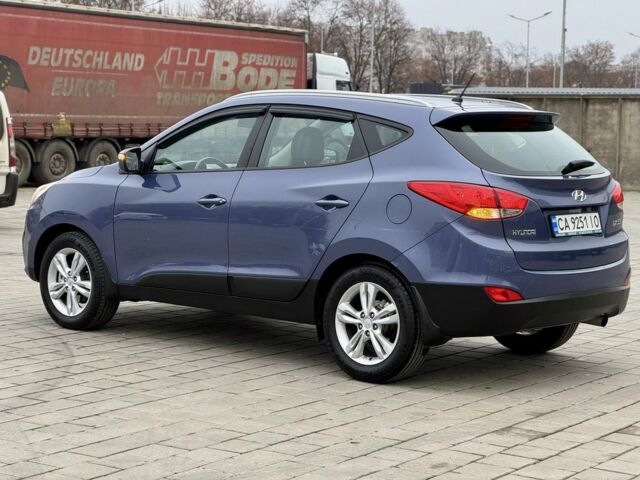 Синий Хендай их35, объемом двигателя 2 л и пробегом 178 тыс. км за 9200 $, фото 4 на Automoto.ua