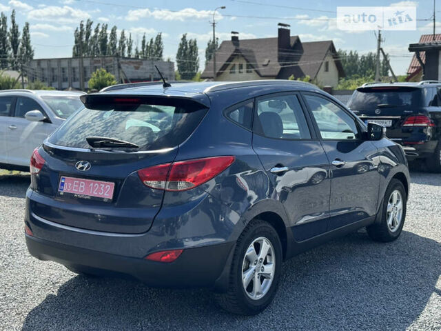Синий Хендай их35, объемом двигателя 1.7 л и пробегом 237 тыс. км за 10650 $, фото 3 на Automoto.ua
