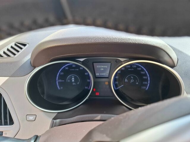 Синий Хендай их35, объемом двигателя 2 л и пробегом 103 тыс. км за 11000 $, фото 6 на Automoto.ua