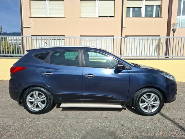 Синий Хендай их35, объемом двигателя 2 л и пробегом 103 тыс. км за 11000 $, фото 5 на Automoto.ua