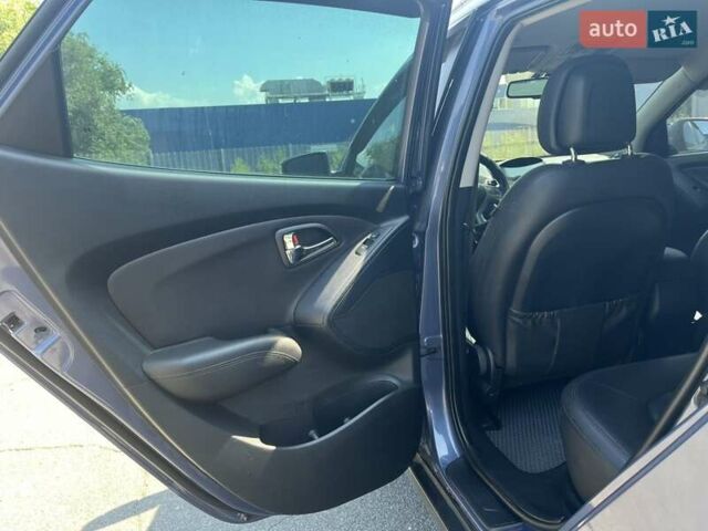 Синий Хендай их35, объемом двигателя 2 л и пробегом 133 тыс. км за 12399 $, фото 3 на Automoto.ua