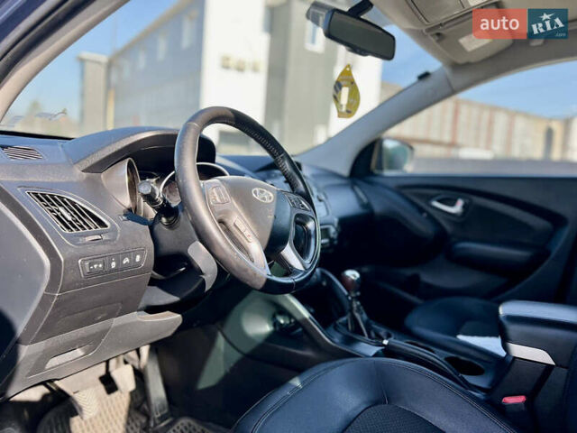Синий Хендай их35, объемом двигателя 1.7 л и пробегом 263 тыс. км за 10800 $, фото 20 на Automoto.ua