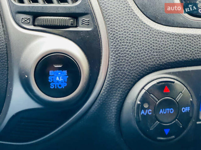 Хендай их35 2011 в Харькове на Automoto.ua Синий Хендай их35, объемом двигателя 2 л и пробегом 153 тыс. км за 9950 $, фото 27 на Automoto.ua