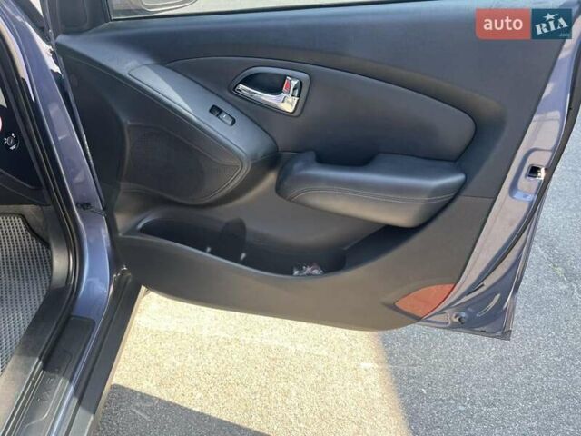 Синий Хендай их35, объемом двигателя 2 л и пробегом 133 тыс. км за 12399 $, фото 7 на Automoto.ua